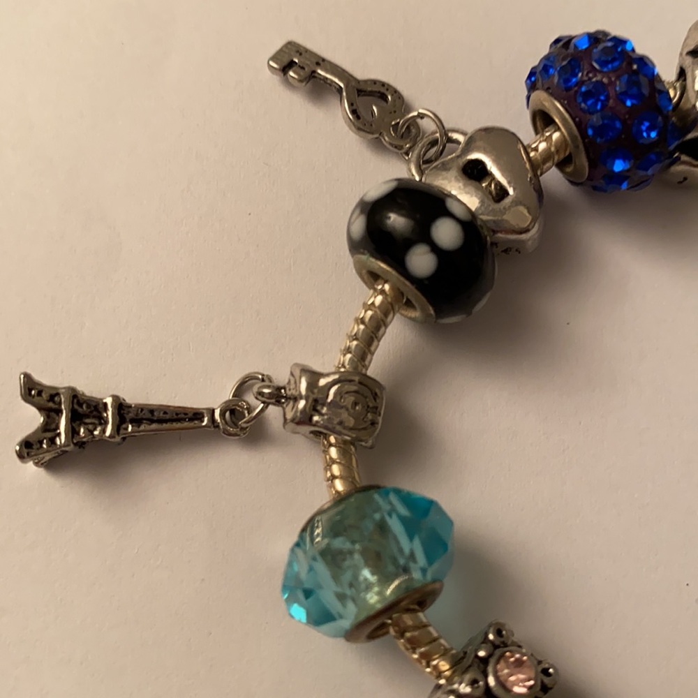 Charm bracelet - Picture 2 of 4